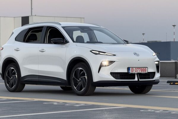 MG S5, электрический заднеприводный внедорожник, конкурирующий с Hyundai Kona Electric и Kia EV3.