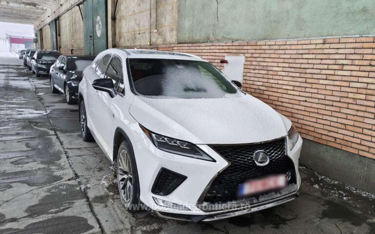 Они пересекли океан: автомобиль стоимостью 57 000 долларов, разыскиваемый в Канаде, был обнаружен в Констанце. Где он собирался оказаться?