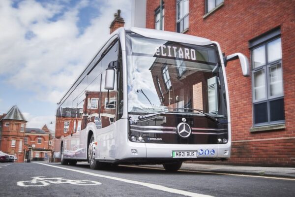 Daimler выигрывает тендер STB: Бухарест получает 30 гибридных автобусов