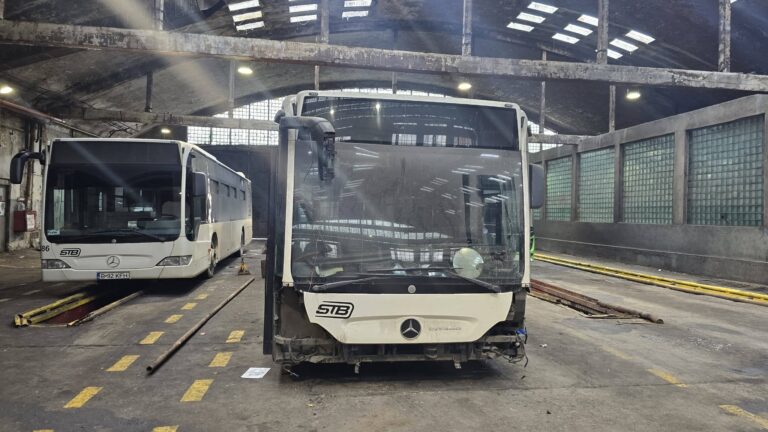 Видео | Чиприан Чуку без предупреждения посетил автобусный парк СТБ Флореаска. Водители «разъедают автобусы» в поисках запчастей