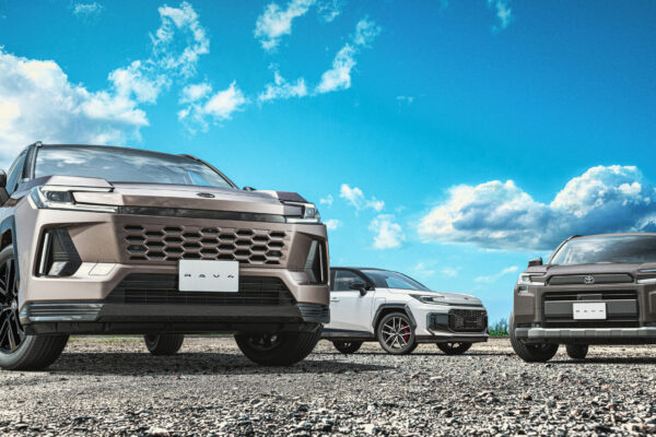 Фото | Toyota представляет в Японии подключаемый гибрид RAV4 нового поколения. Мощность 330 лошадиных сил и запас хода на электротяге 150 км.