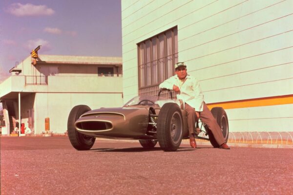 Цитата дня Соитиро Хонды, человека, который «моторизовал Азию»: Среди тех, кого вы не цените, вы найдете замечательных людей