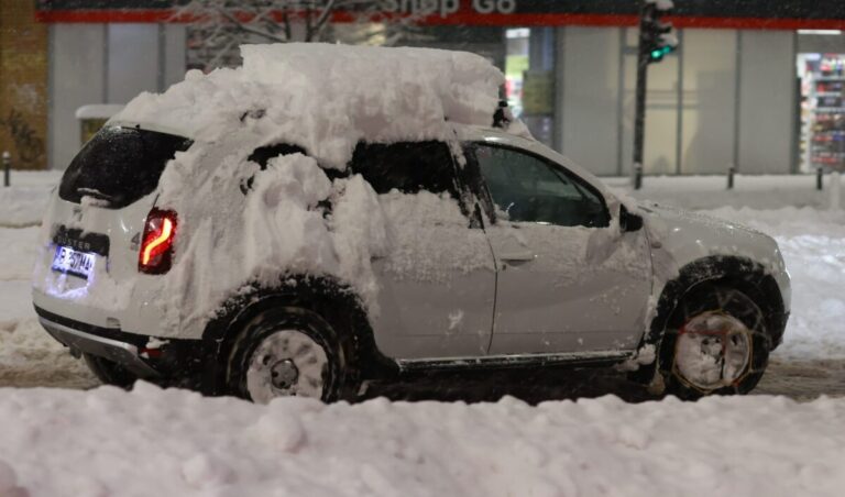 Водители, не убирающие снегоуборочные машины, будут оштрафованы. ПДД 2026 года предусматривает огромные штрафы.