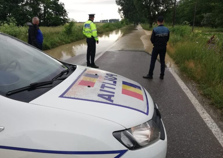 Красный код наводнения в Бузэу: перекрытые дороги, оползни и меры экстренной помощи