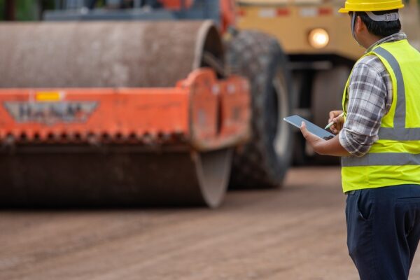 Известный мэр Бухареста находится под следствием по обвинению в коррупции. Он бы построил дорогу для своего брата на государственные деньги.