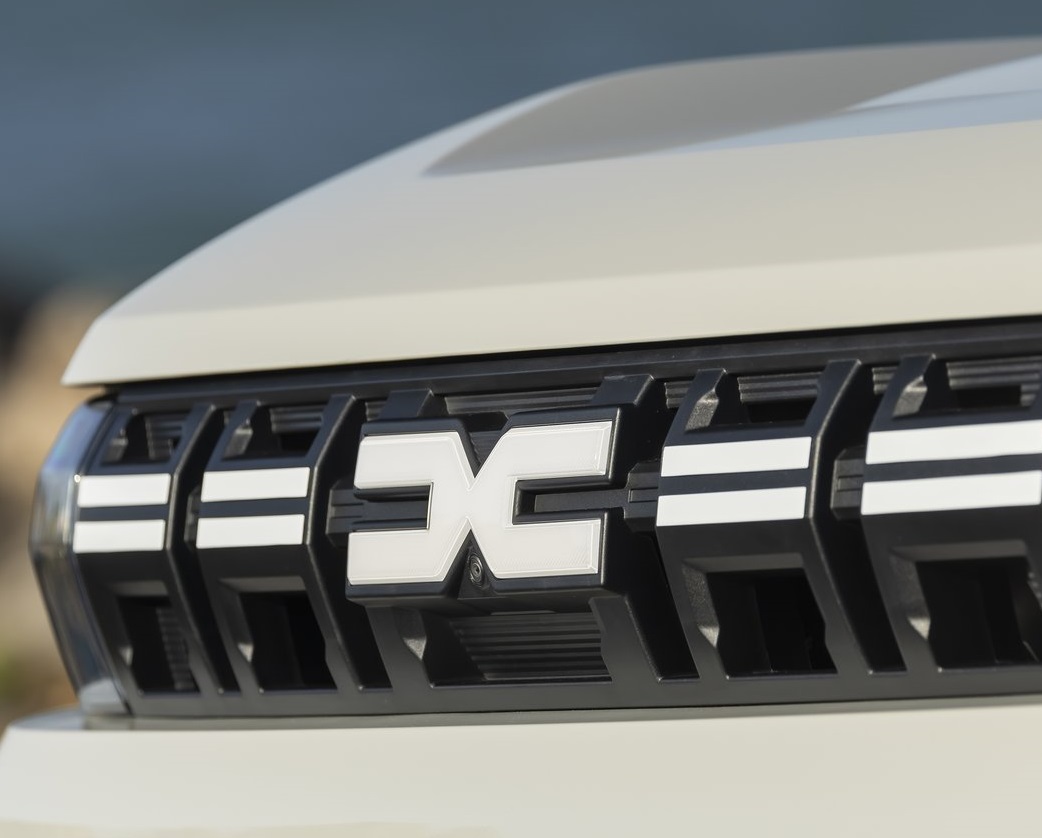 Вирусное изображение Dacia Duster в Риме. Воры действовали очень быстро: «Они научились своему ремеслу у румын!»