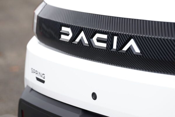 Топ-10 действительно дешевых автомобилей 2026 года. В рейтинге, составленном британцами, у Dacia три модели