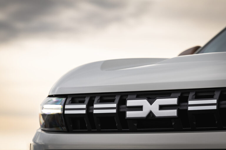 Странная ситуация на рынке подержанных автомобилей в Румынии. Количество импортированных из Германии автомобилей Dacia превышает количество новых