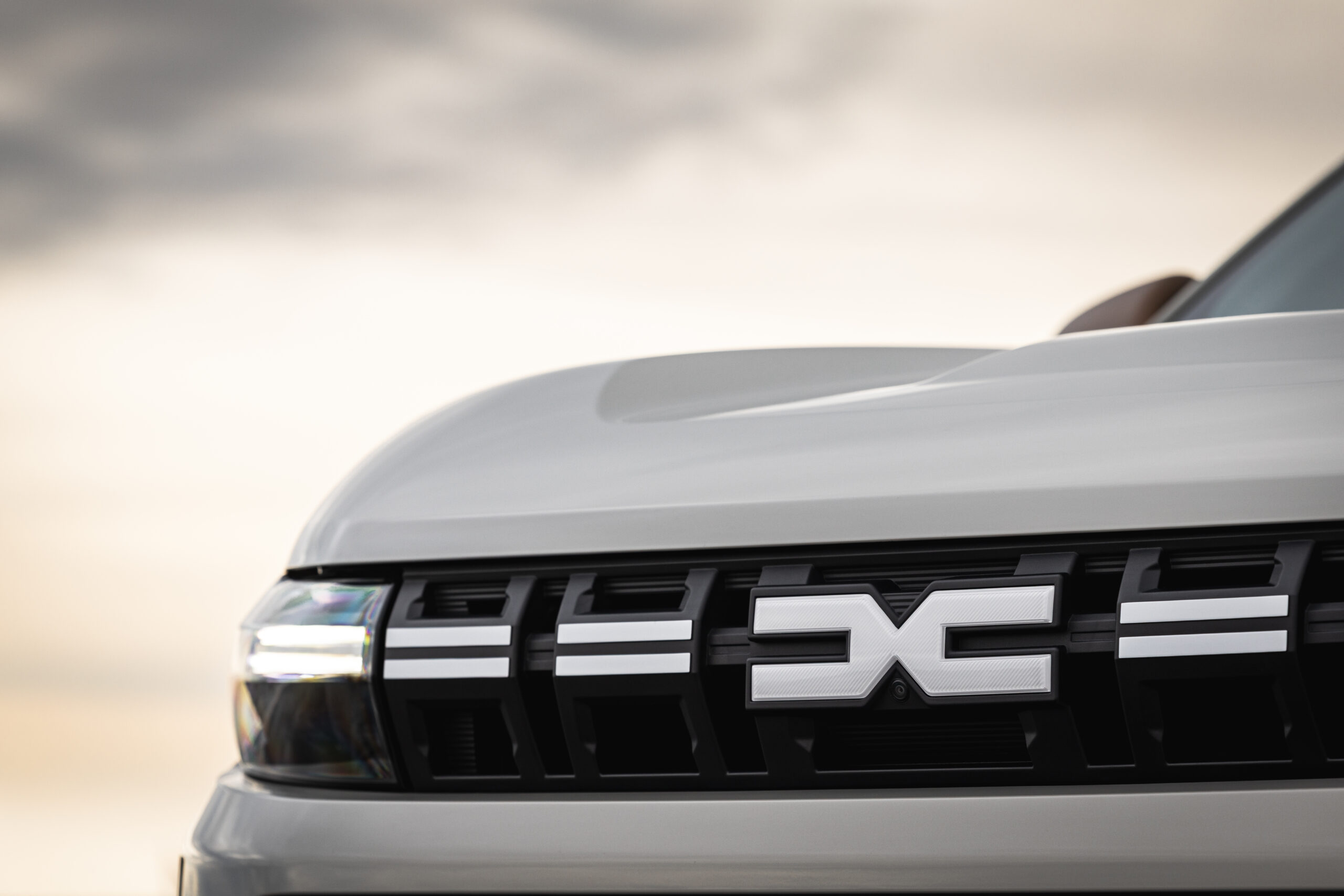 Странная ситуация на рынке подержанных автомобилей в Румынии. Количество импортированных из Германии автомобилей Dacia превышает количество новых