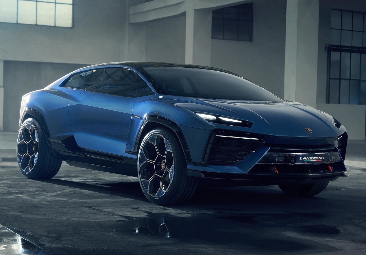 Lamborghini отказывается от электромобилей, которые могут стать «дорогим хобби». Модель Lanzador заменена гибридными версиями.