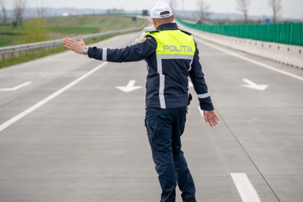 Полицейские не могут штрафовать водителей, которые едут по трассе со скоростью 139 км/ч. Менее известное правило нового ПДД 2026 года.