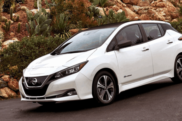 Уровень заряда батареи упал с 48% до 1% при движении по шоссе. Потрясенный водитель отказался от электромобиля в пользу дизеля SH.