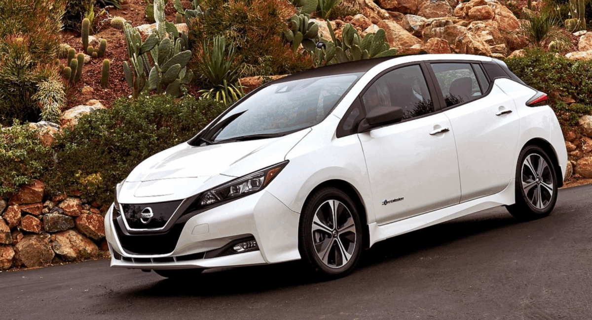 Уровень заряда батареи упал с 48% до 1% при движении по шоссе. Потрясенный водитель отказался от электромобиля в пользу дизеля SH.