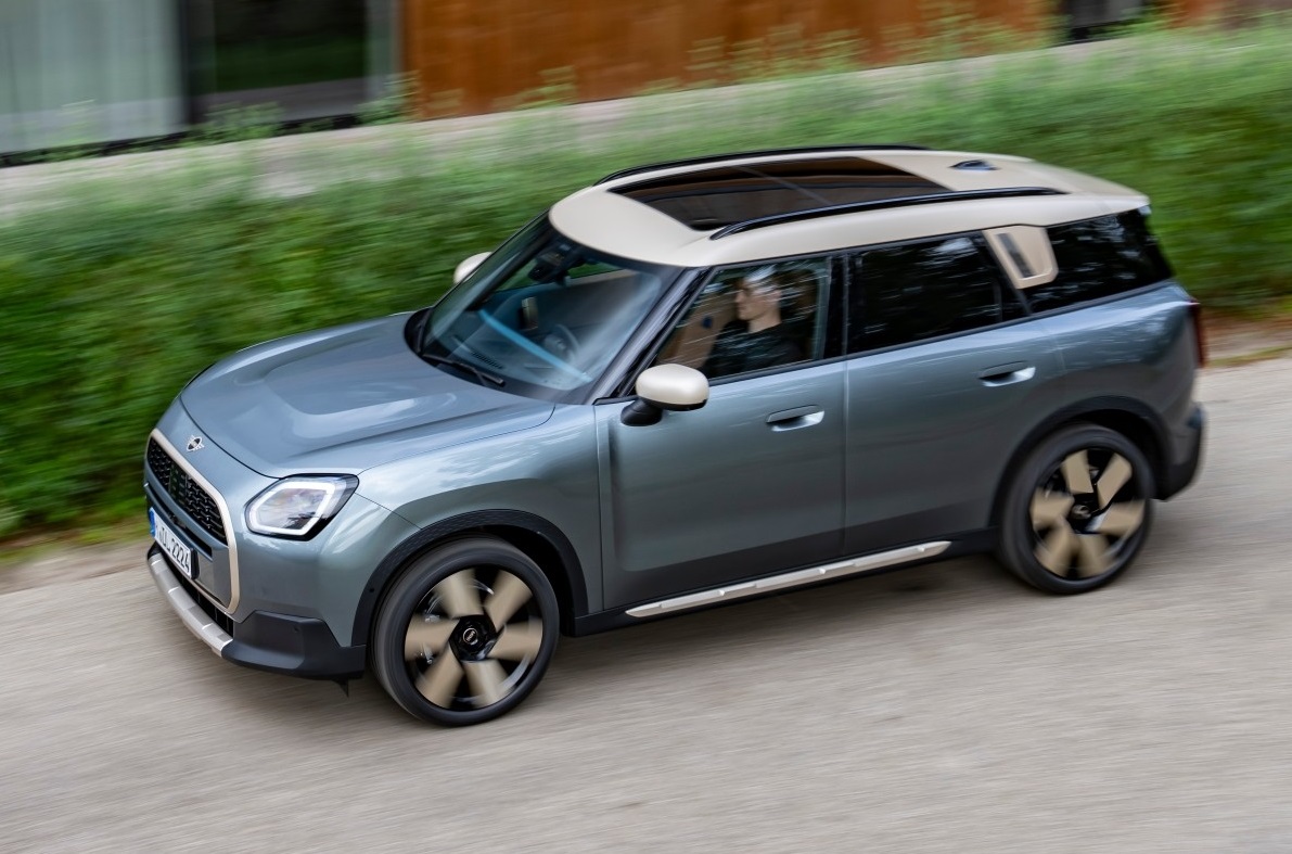 MINI Countryman ONE дебютирует в Румынии по цене ниже 30 000 евро. Конкурент Volvo EX30