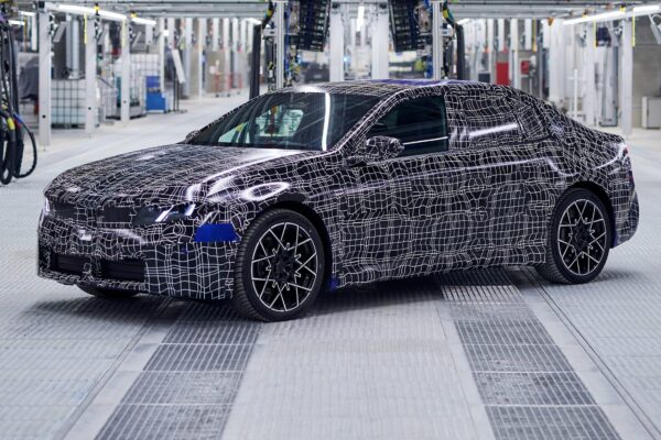 Первые предсерийные автомобили BMW i3 сходят с конвейера в Мюнхене