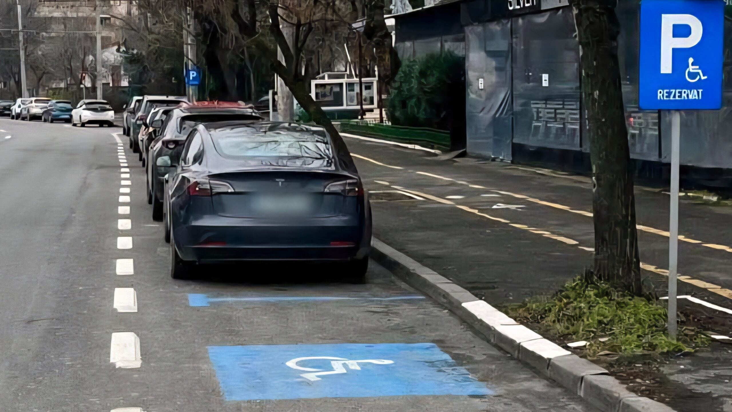 Штраф от 2000 до 10 000 леев за парковку в этих местах в 2026 году. Что объявляет местная полиция Бухареста