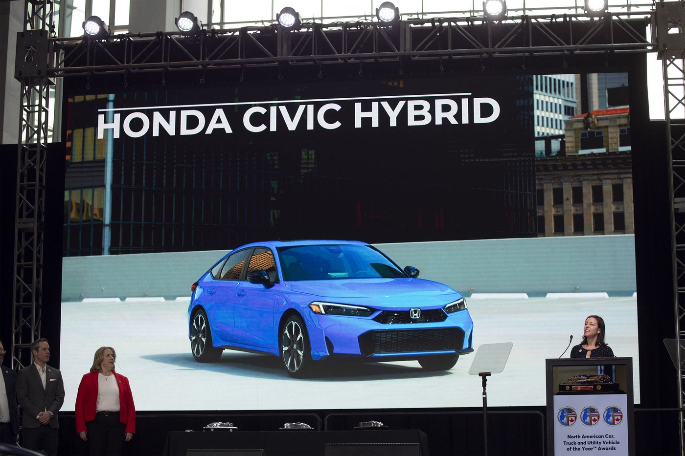 Лучшие автомобили 2026 года по версии авторитетной организации Consumer Reports. Победители в категориях малолитражных автомобилей, внедорожников и электромобилей.