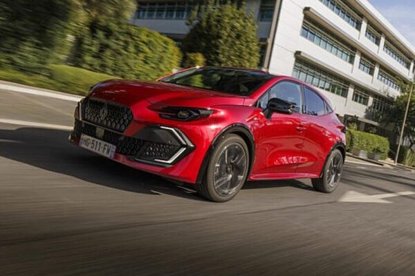 Renault сообщает об обороте в 57,9 млрд евро в 2025 году, что +3% по сравнению с предыдущим годом.