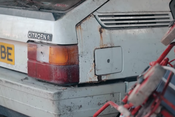 Citroen BX, обнаруженный спустя почти 40 лет в гараже. Неожиданная история автомобиля, созданного Марчелло Гандини (дизайнером Lamborghini)