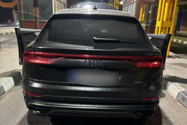 Видео / Разыскиваемый под конфискацию внедорожник Audi Q8 замечен пограничной полицией в Борше