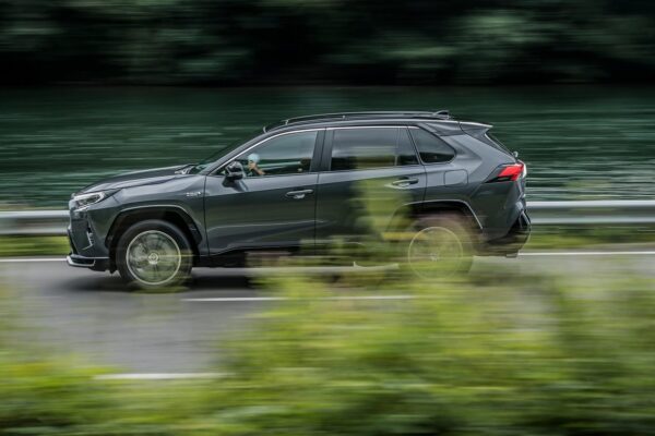 Внедорожники являются одними из самых угоняемых автомобилей во Франции. Toyota RAV4 лидирует в рейтинге