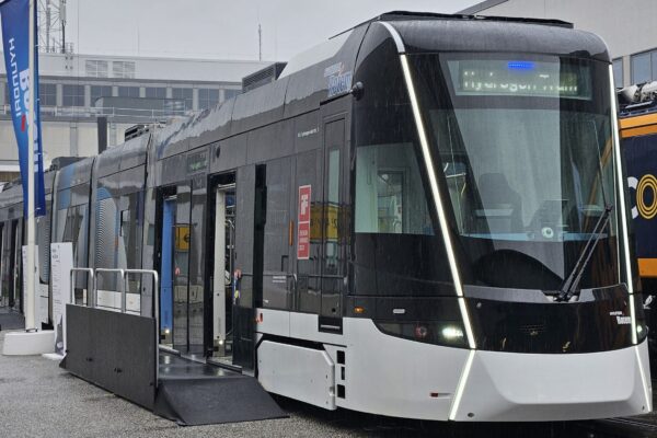 Азиатский гигант хочет производить водородные поезда в Румынии. Компания также хочет поставлять танки в Румынию.