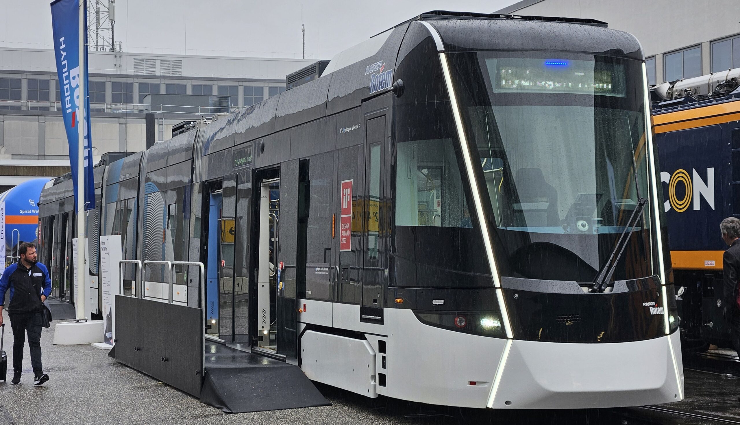 Азиатский гигант хочет производить водородные поезда в Румынии. Компания также хочет поставлять танки в Румынию.