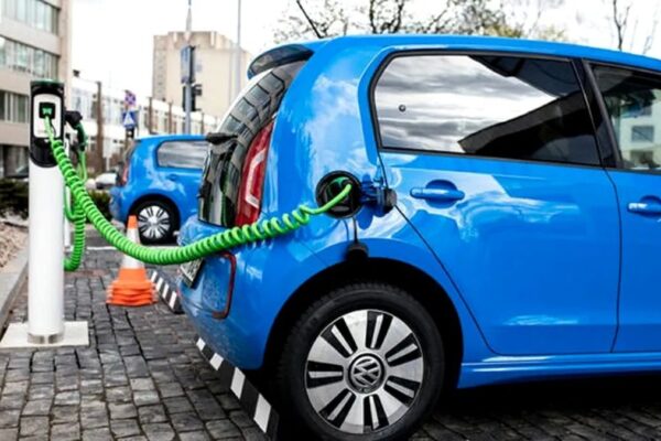 В Румынии самый дорогой ток для зарядных станций электромобилей. Цены в два раза выше, чем в Испании или Хорватии.