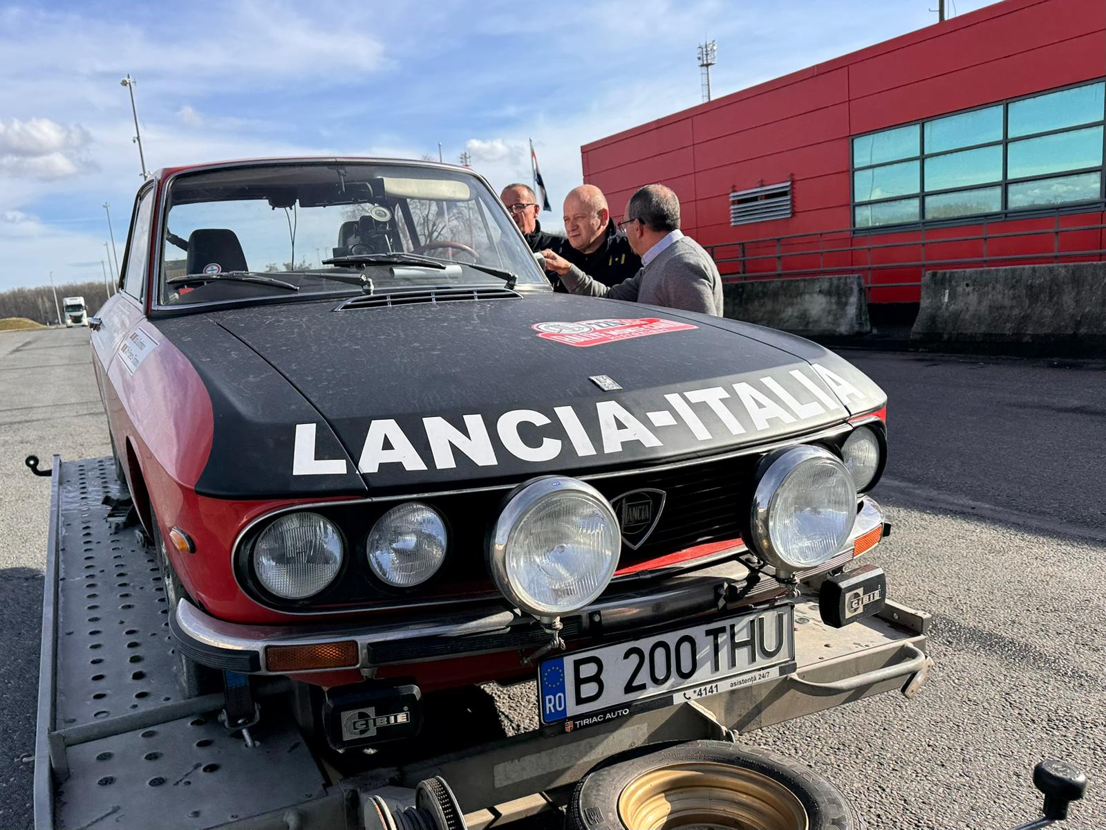 Румынская команда на пути к историческому ралли Монте-Карло 2026. Она прибыла недалеко от Загреба после маршрута, полного приключений.