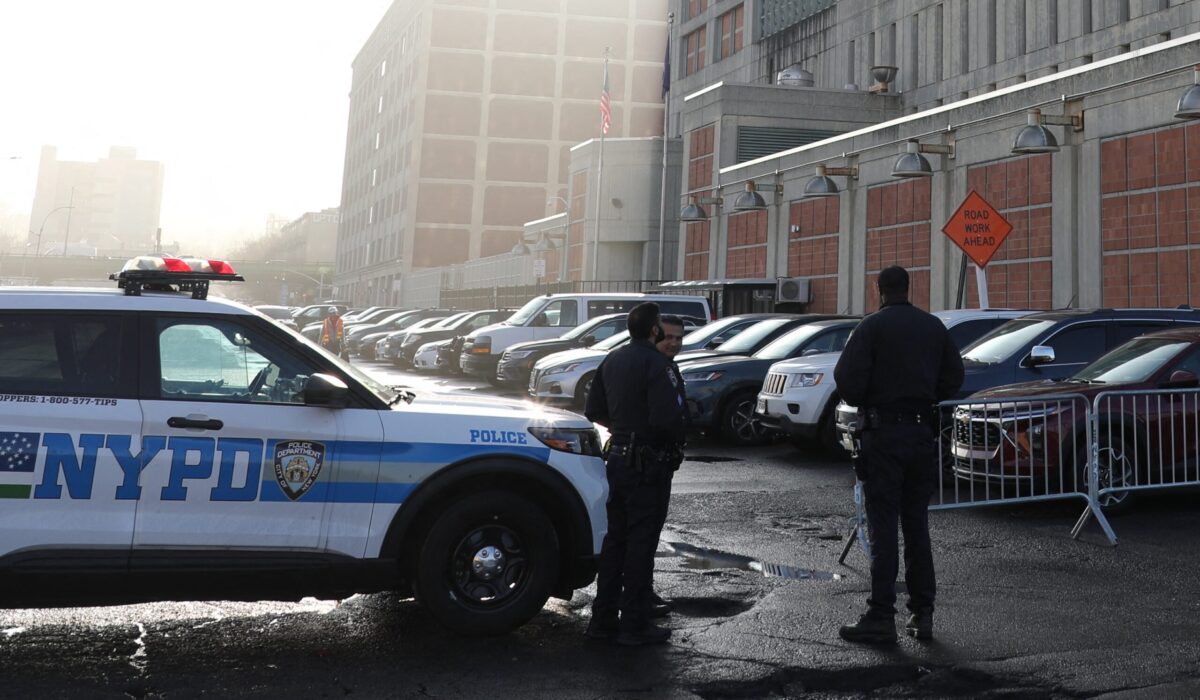 В 2025 году камеры контроля скорости Нью-Йорка выпишут более 4,4 миллиона штрафов за превышение скорости. Полицейских всего 678 000.