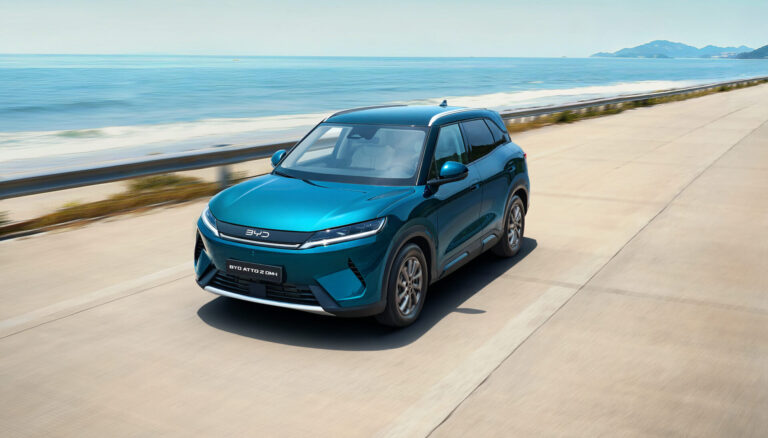 BYD запускает Atto 2 DM-i в Румынии. Стартовая цена самого дешевого подключаемого внедорожника составляет 25 600 евро.