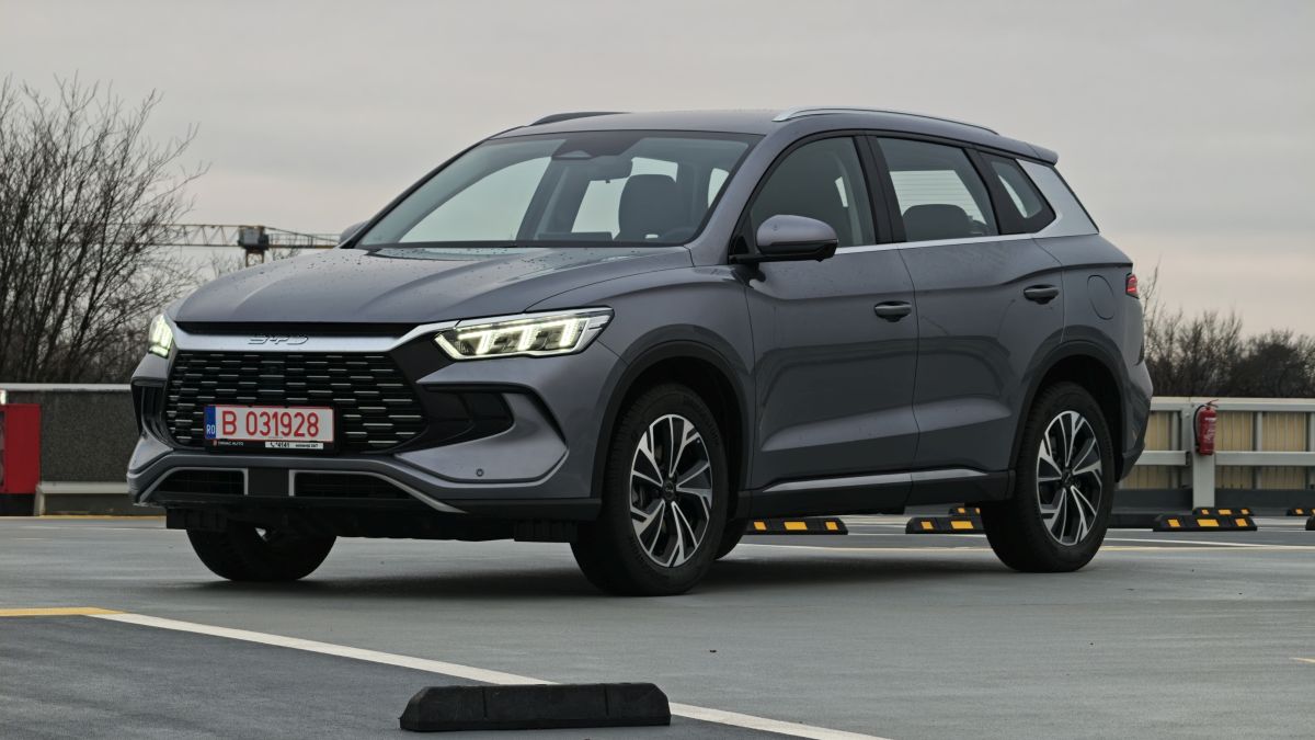 Видео / BYD Sealion 5 DM-i поставляется с запасом хода 1016 км и ценой от 27 600 евро. Конкурент Ford Kuga