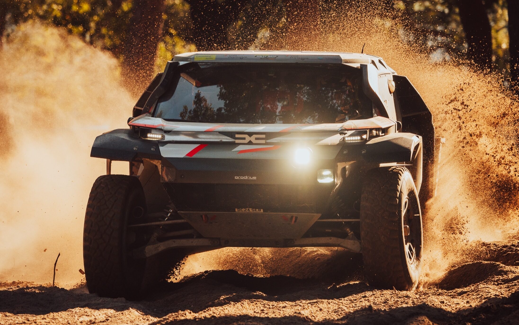 Нассер Аль-Аттия привезет Дачию Сандридерс в Португалию, чтобы сделать еще один шаг к титулу чемпиона мира