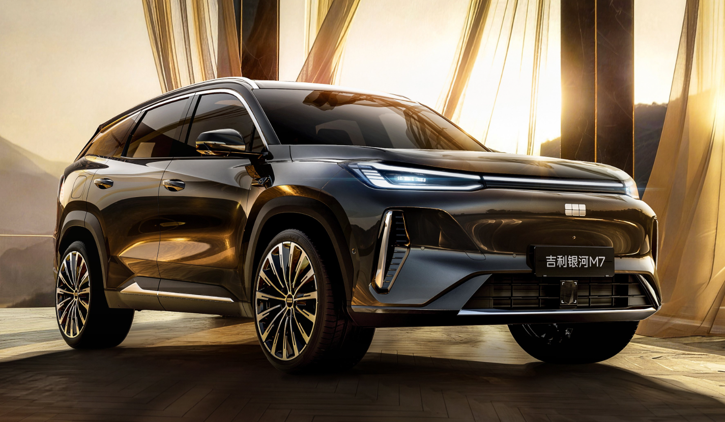 Китайский гибридный внедорожник с телефонным именем, но запасом хода более 1700 км. Какие характеристики у нового Galaxy M7 от Geely