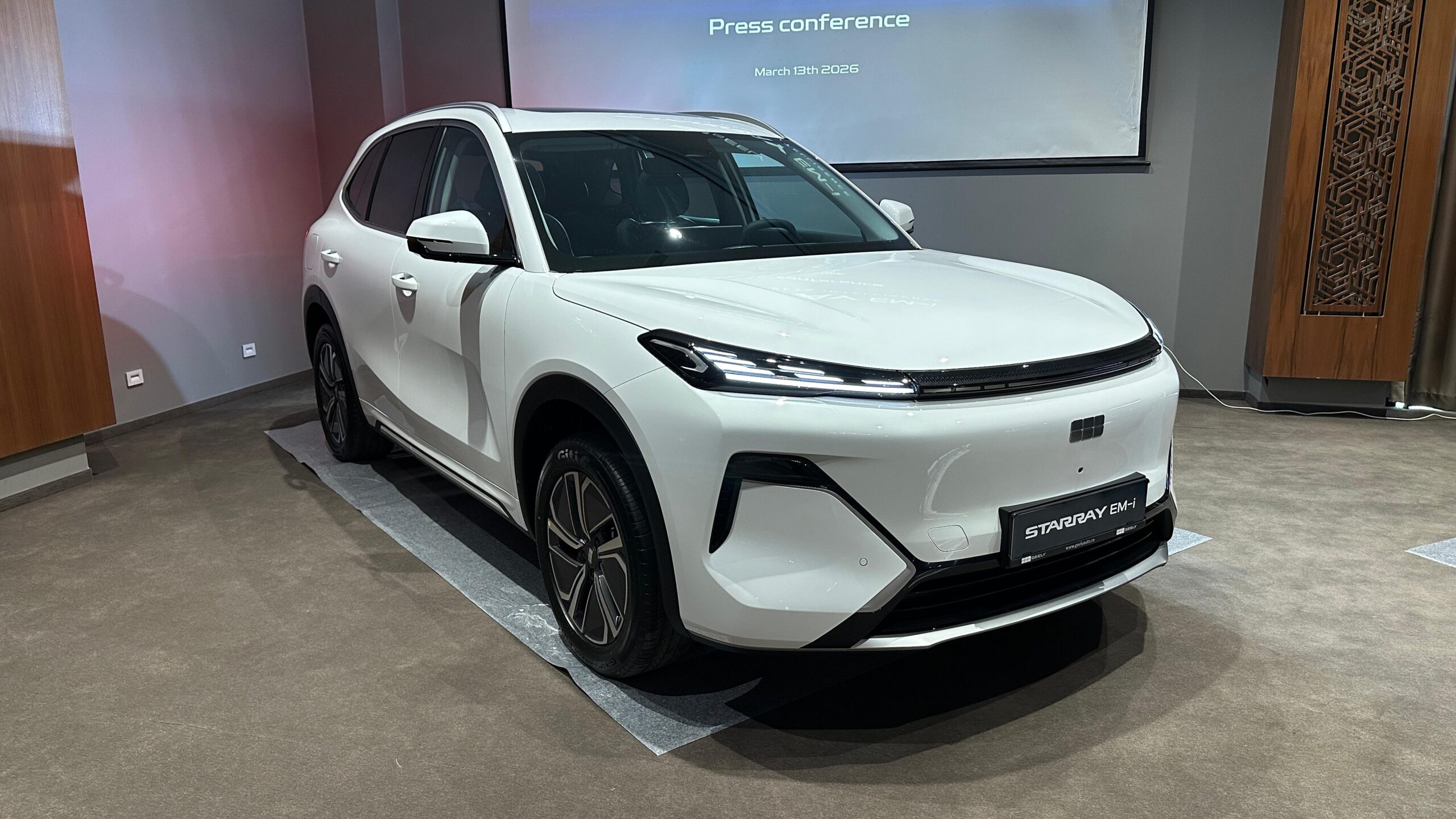 Новый Geely Starray EM-i выходит на местный рынок в сегменте PHEV