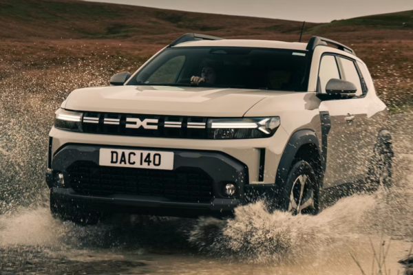 Dacia Duster очаровывает британцев: «Внедорожник, который вы с гордостью паркуете перед домом». Что убедило специалистов