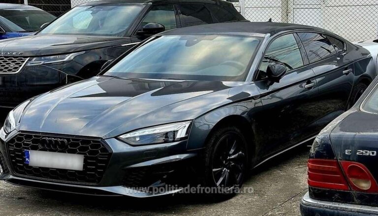 Видео / Две машины, разыскиваемые властями, остановились на границе с Румынией. Общая стоимость превышает 230 000 леев.