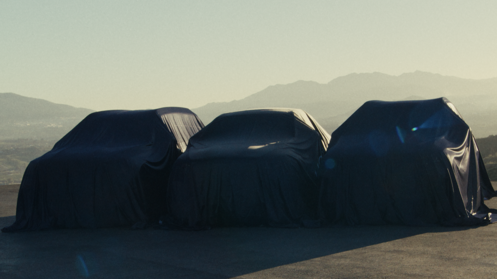 Mercedes готовит фейслифтинг для трех своих внедорожников. Модели будут представлены 31 марта.