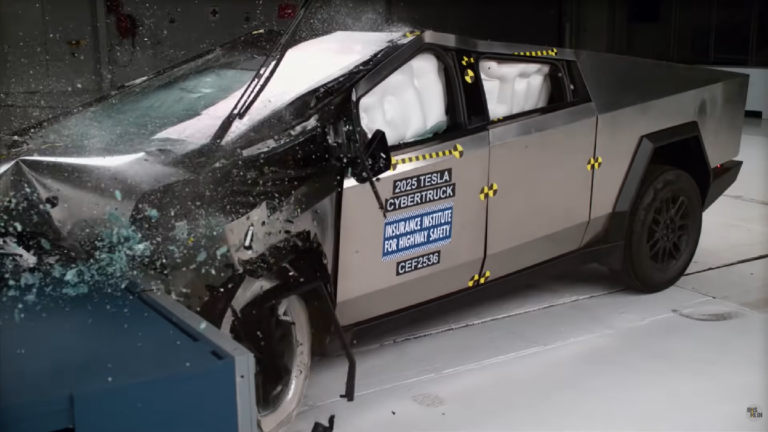 Близок к смерти после того, как автопилот Tesla Cybertruck врезался в ограждение? Испытание на 1 миллион долларов