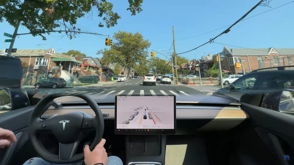 Tesla столкнулась с новым расследованием в США. Система FSD могла стать причиной смертельной аварии.