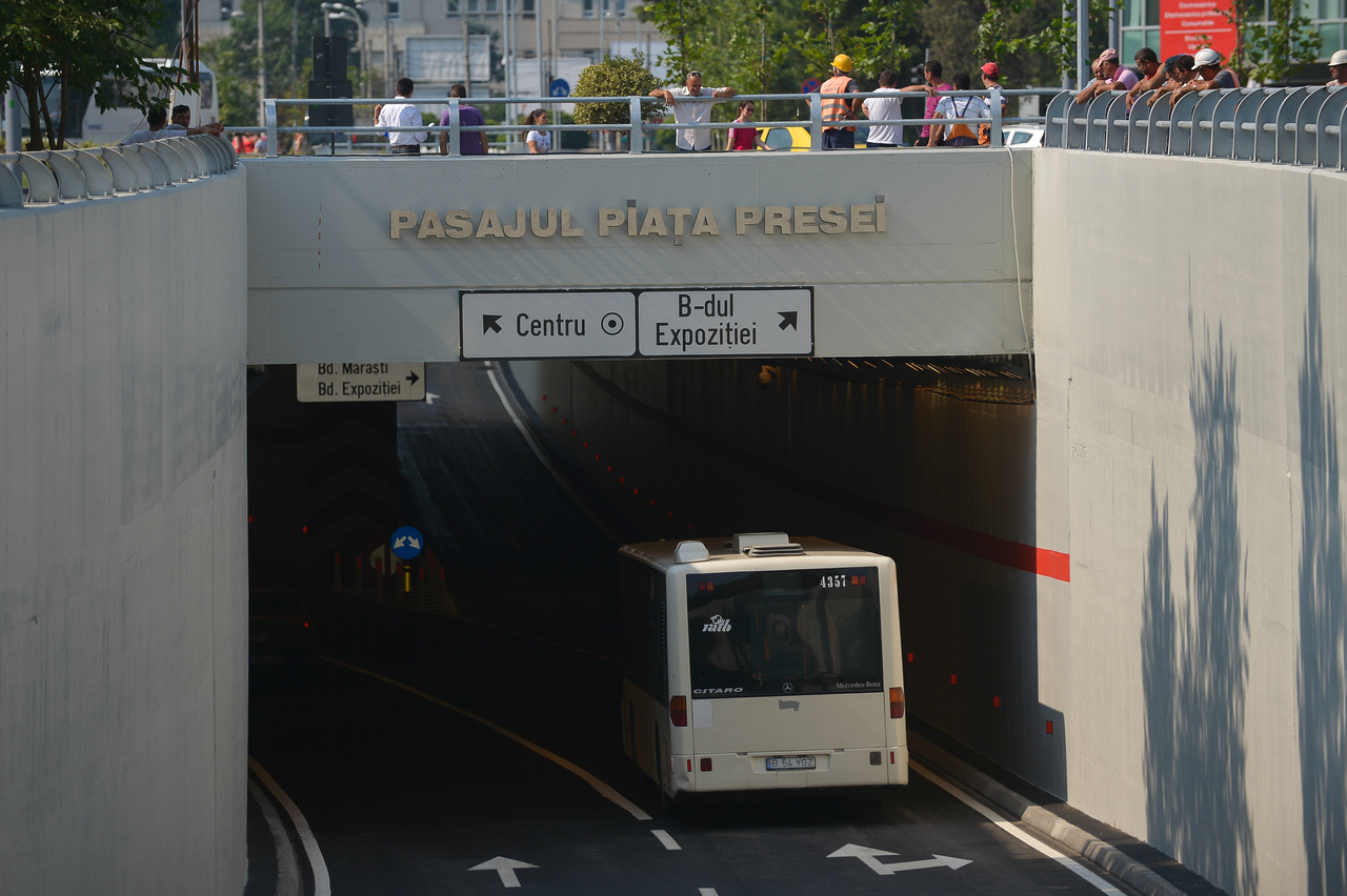 Проезд от площади Пресей в Бухаресте закрыт для участников дорожного движения из-за работ на линии метро 6.