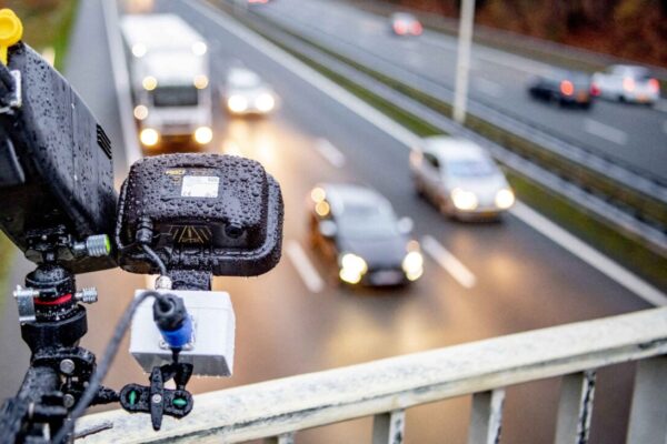 Внимание, водители, полиция установит на улице 450 камер контроля скорости! Где будут действовать экипажи