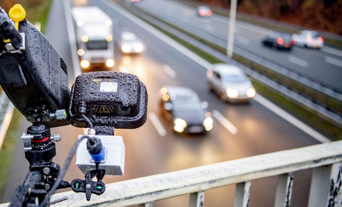 Внимание, водители, полиция установит на улице 450 камер контроля скорости! Где будут действовать экипажи