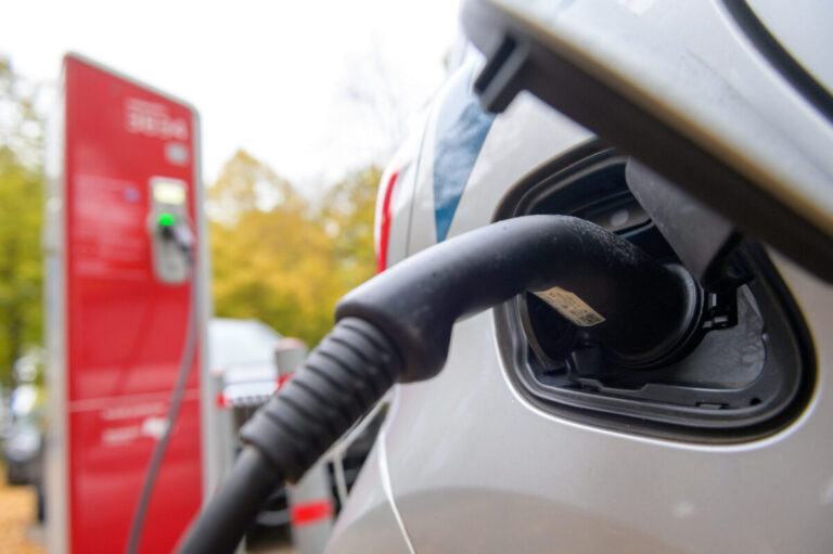 Электрификация увеличивает продажи автомобилей в Великобритании. BYD обгоняет Tesla на рынке Великобритании