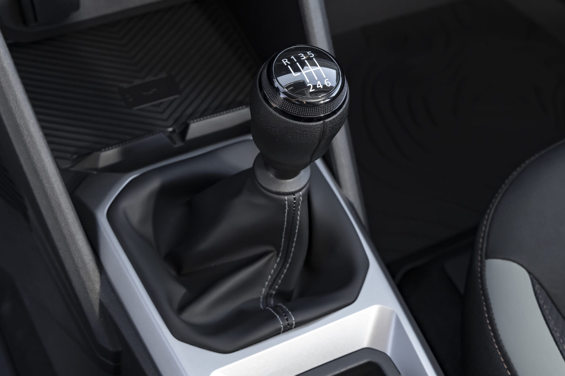 Какие автомобили с механической коробкой передач еще можно купить в 2026 году?