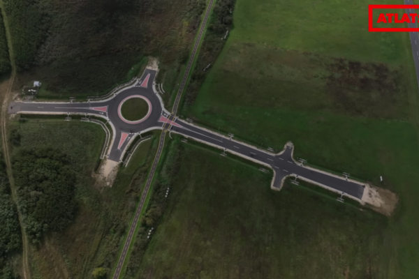 Венгрия построила кольцевую развязку, которая никуда не ведет. Стоимость проекта превышает 1,3 миллиона евро.