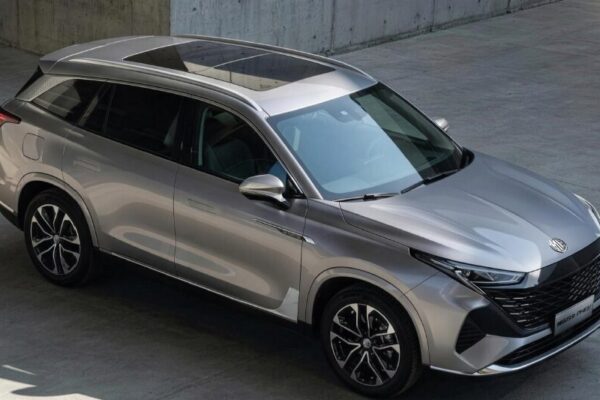 MG MGS9 PHEV дебютирует в Румынии в сегменте 7-местных внедорожников. Новый конкурент Hyundai Santa Fe и Skoda Kodiaq