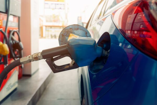 Распродажа на колонке перед Пасхой. Petrom снизил цены на дизельное топливо на 35 бани. Кто поднял цены?