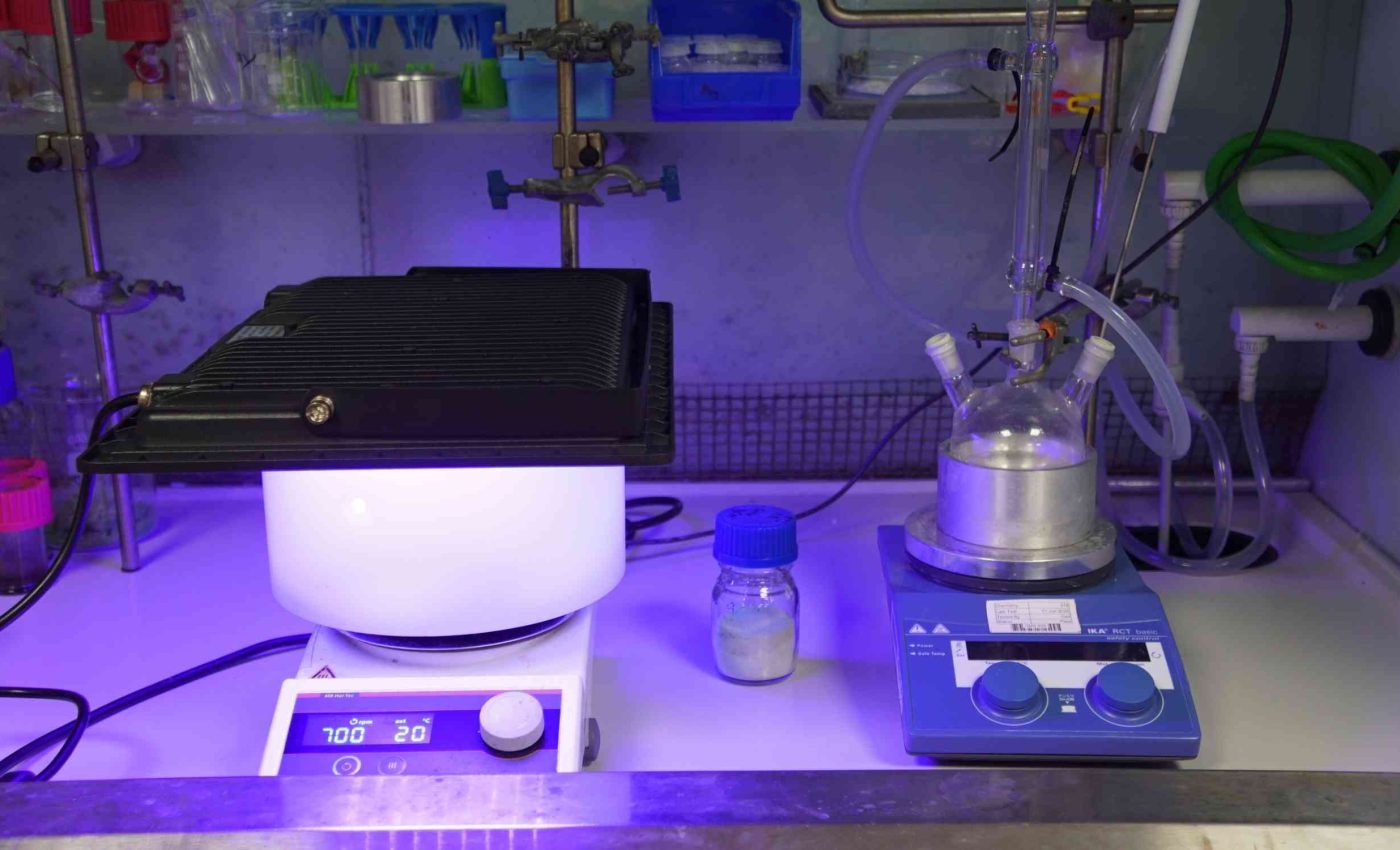 Химики из Кембриджа превращают кислоту из автомобильных аккумуляторов и трудно поддающийся переработке пластик в чистый водород