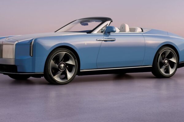 Фото | Rolls-Royce представляет новую модель ограниченной серии. Всего будет построено 100 экземпляров «Проекта Соловей».